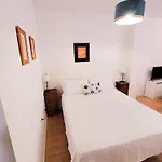 A Dos Cuadras De La Playa ! Cura アパート