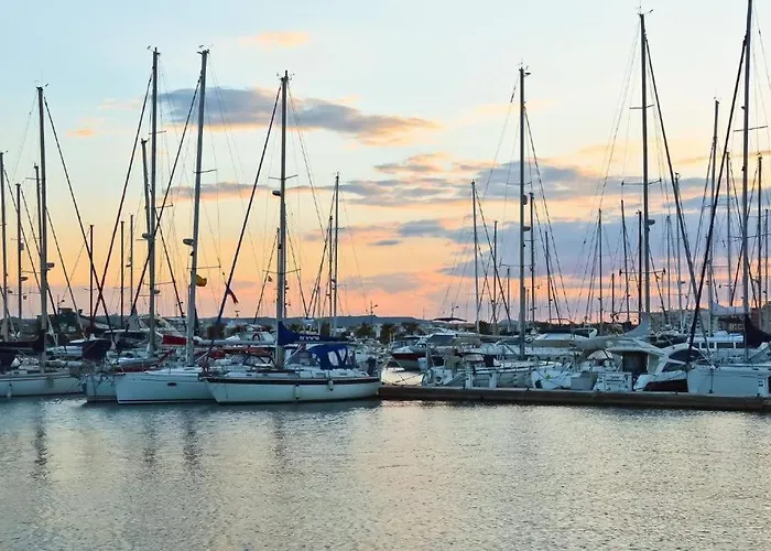 A Dos Cuadras De La Playa ! Cura Apartment