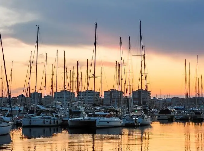 A Dos Cuadras De La Playa ! Cura Apartment *